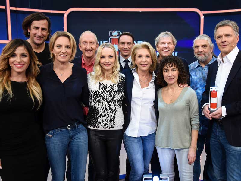 AFI-Botschafterin Okka Gundel (3 v. l.) Gruppenfoto NDR Quizshow mit AFI-Botschafterin Okka Gundel