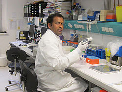 Dr. Satisch Kumar im Labor