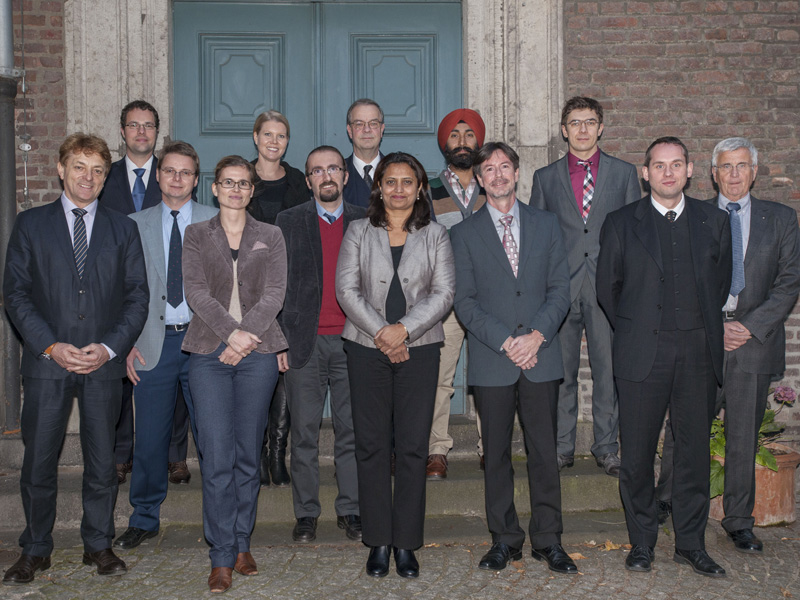 Gruppenfoto mit im Jahr 2013 geförderten Forschern und Mitgliedern der AFI e.V.